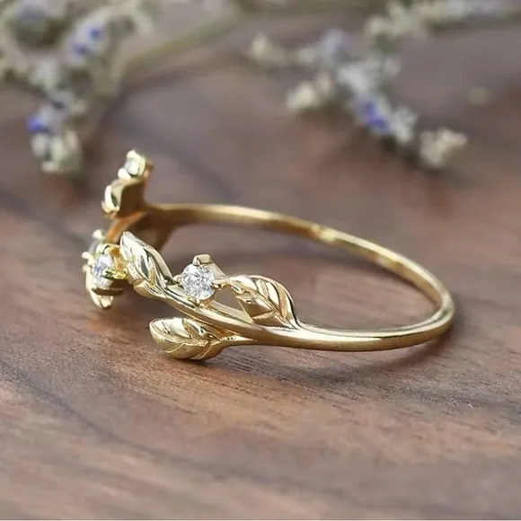 Gorgeous Branch Leaf Ring Cubic Zirconia size 7 - Picture 2 of 6